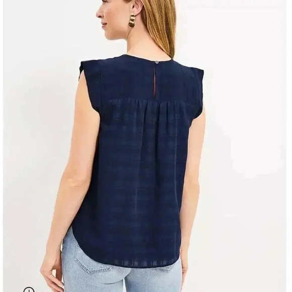 Loft Women’s Navy Plaid Texture Pleated Yoke Ruffle Sleeve Tank Top‎ Size Medium - Picture 2 of 9